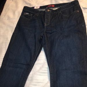 Woman Cinch jeans
